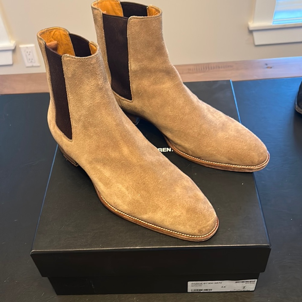 Authentic Yves Saint Laurent (YSL) beige Wyatt Chelsea boots. Size 44 (US 11)
